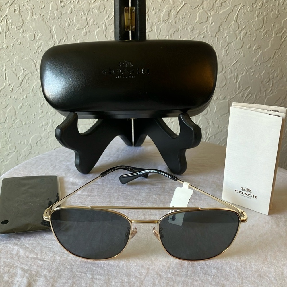 Coach: Shiny Light Gold (HC 7107) Sunglasses- Gold Tone- Case & Cloth - Picture 1 of 16